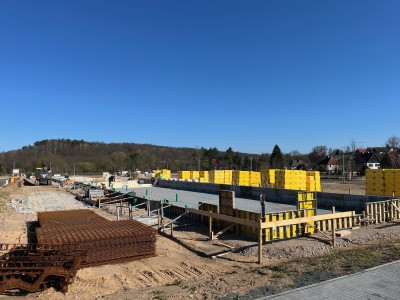 als nächstes folgt die Verlegung der 22 cm starken Dämmschicht unter der Bodenplatte